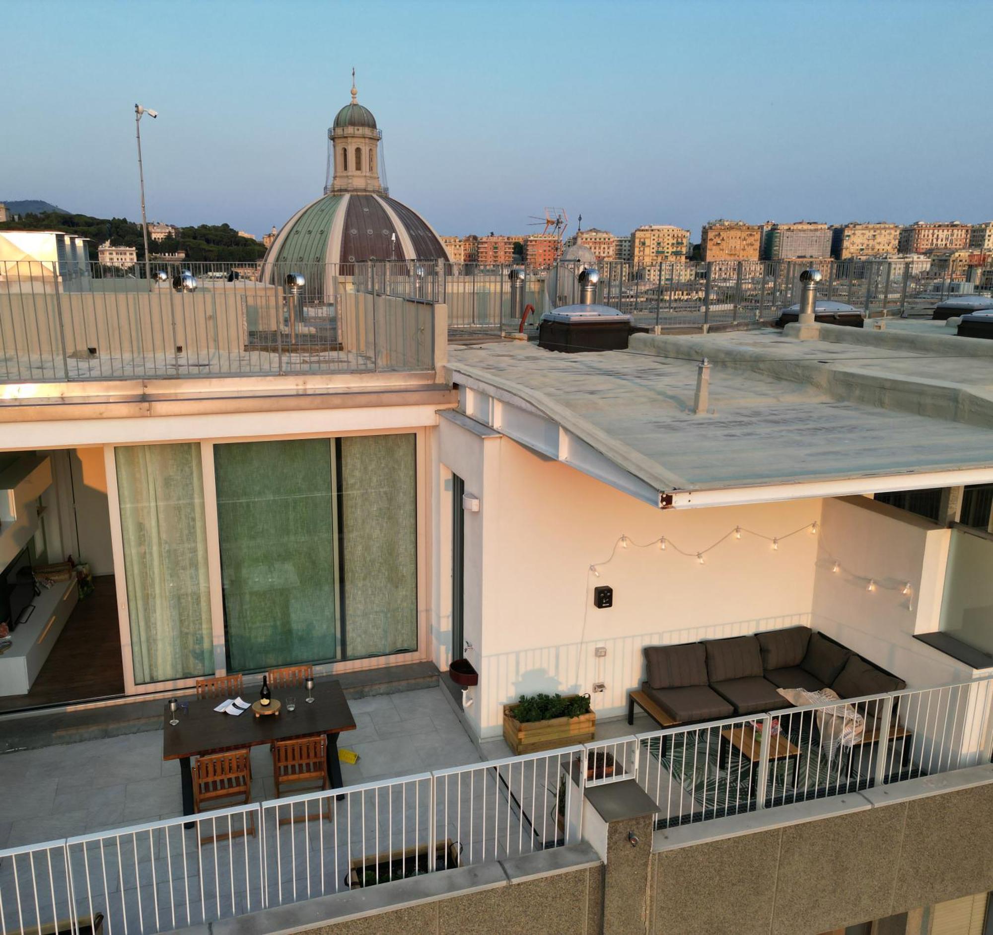 Appartamento Attico Luxury Con Parcheggio E Terrazza Vista Mozzafiato Genova Esterno foto